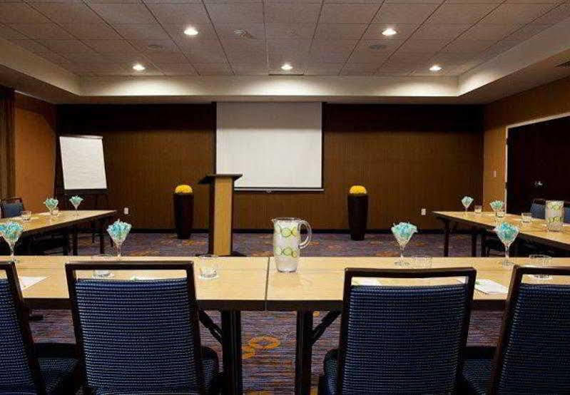 Hotel Courtyard By Marriott Island