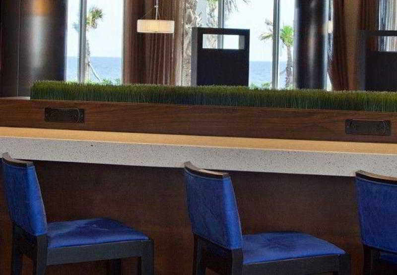 Hotel Courtyard By Marriott Island 3*