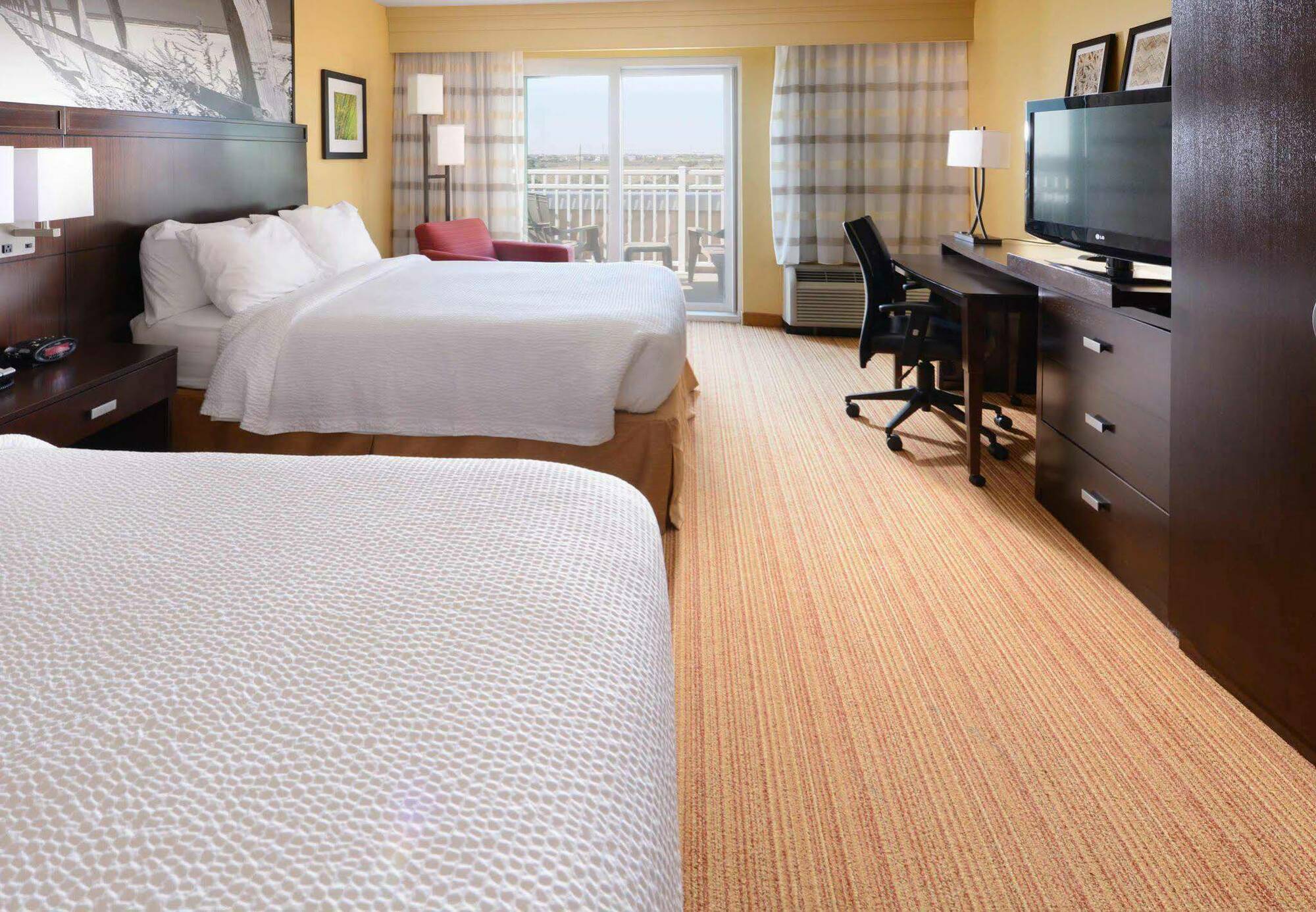 Courtyard By Marriott Island